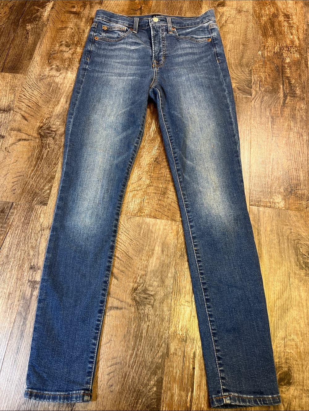 GAP Skinny Jeans in Medium Blue Wash